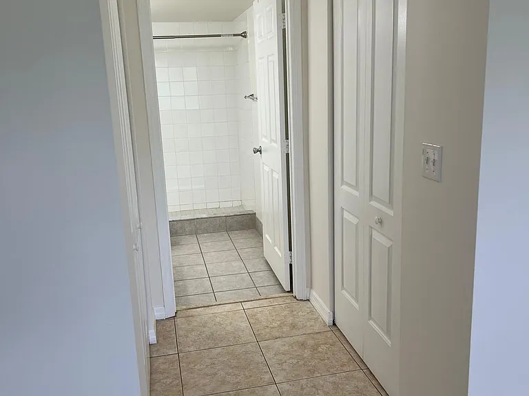 500 Crestwood Ct N #517 — Photo 8