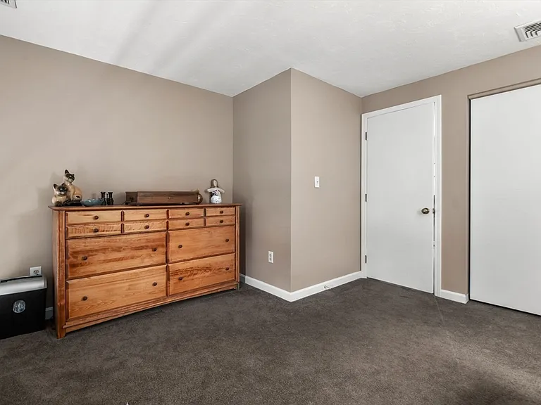 280 Village St #D2 — Photo 9