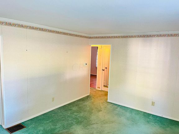3rd image of 1006 Davis Ave
