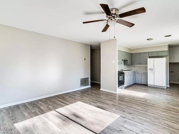 3rd image of 114 Sorority Dr