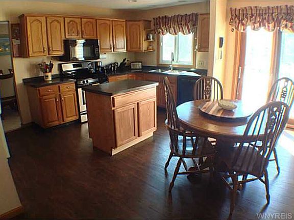 3rd image of 3840 Jarrett Dr