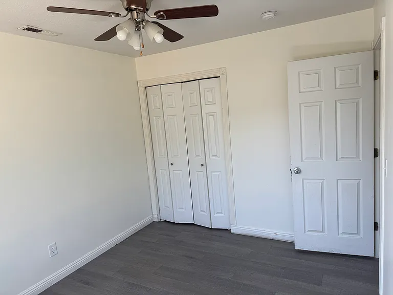 177 W 625 N — Photo 23