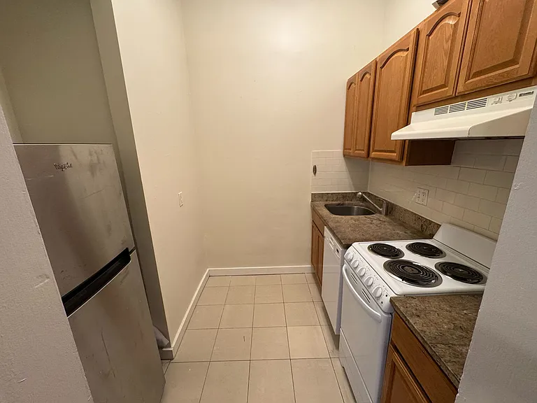 41 Bay State Rd #5F — Photo 1