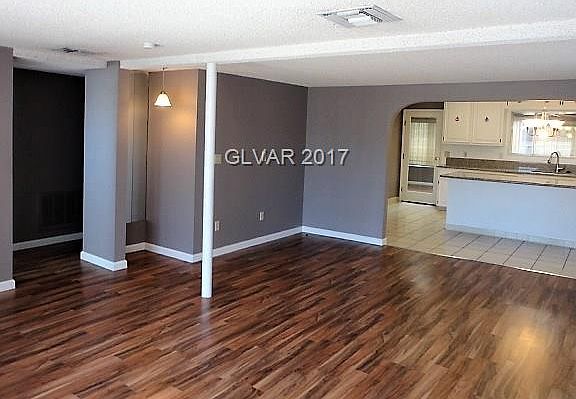 4th image of 1614 Eastwood Dr