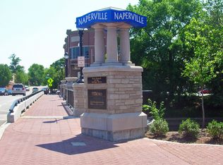 1237 Sandpiper Ln, Naperville, IL 60540