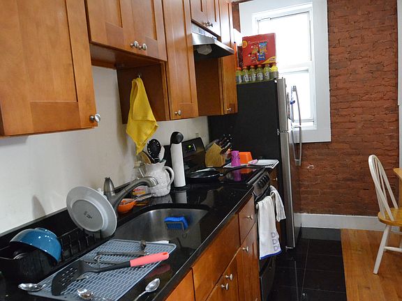 5th image of 108 Peterborough St #11