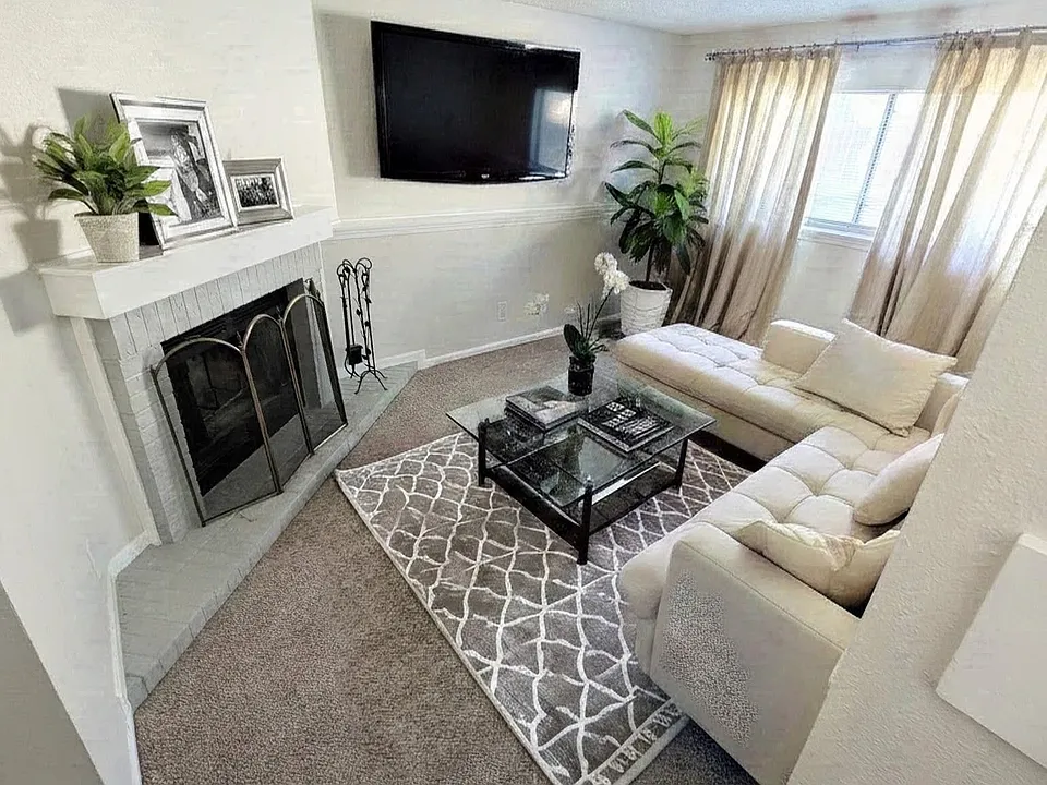 9506 Devon Ct