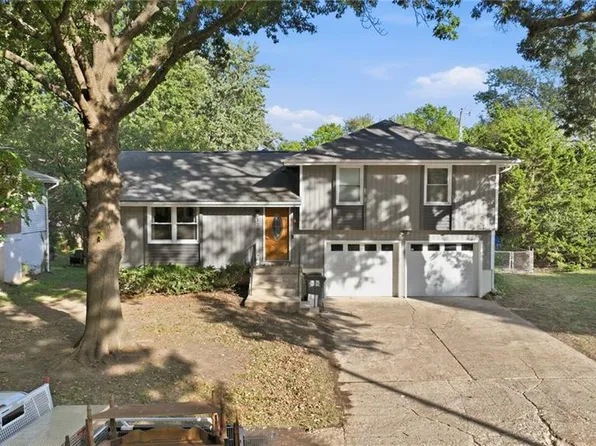1305 SW Madison St, Lees Summit, MO 64081