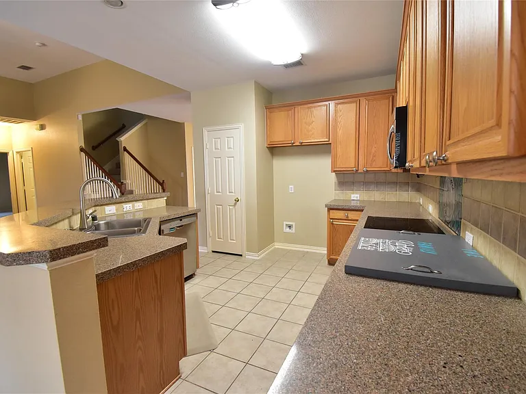 7995 Quiet Meadow Ln — Photo 8