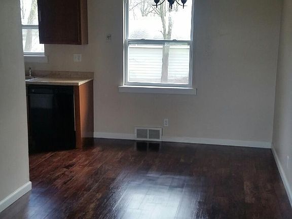 Living room to Dine-in / Kitchen View