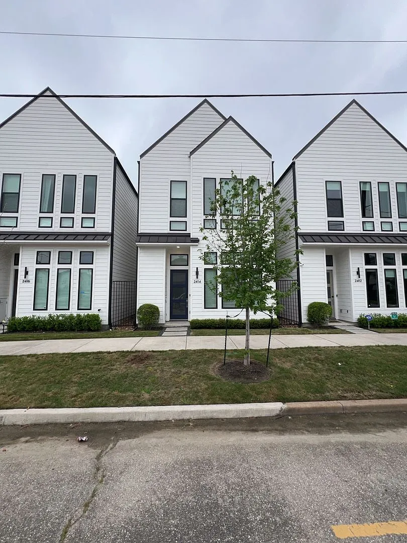 2414 Gray St - Ask about our No Cash Security Deposit Option — Photo 1