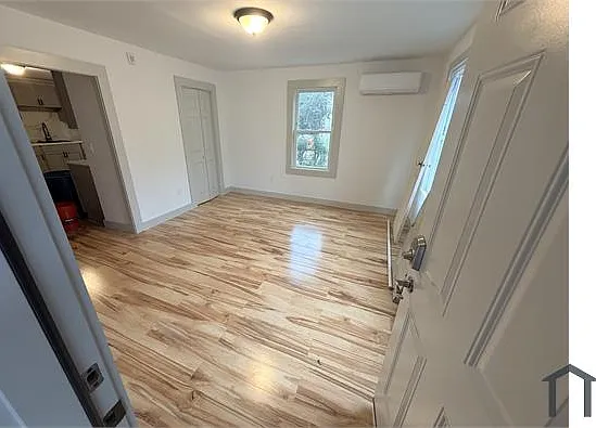 1 bed, 1000 sqft, $1,800 — Photo 4