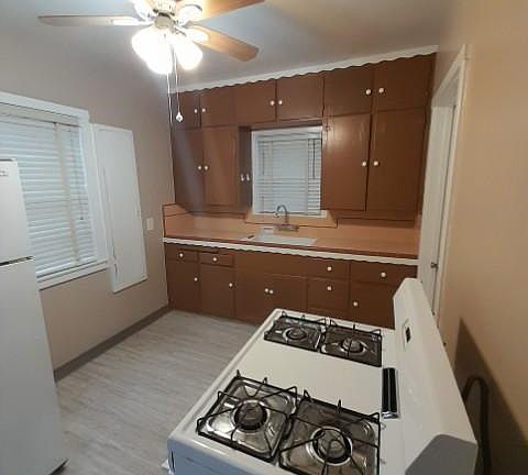 4th image of 3226 1/2 W St