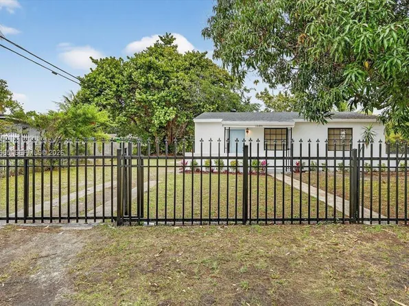 12801 W Randall Park Dr, Miami, FL 33167