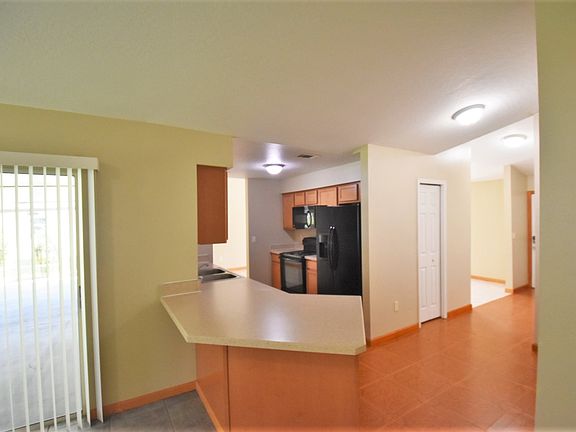 5th image of 919 Waco Blvd SE