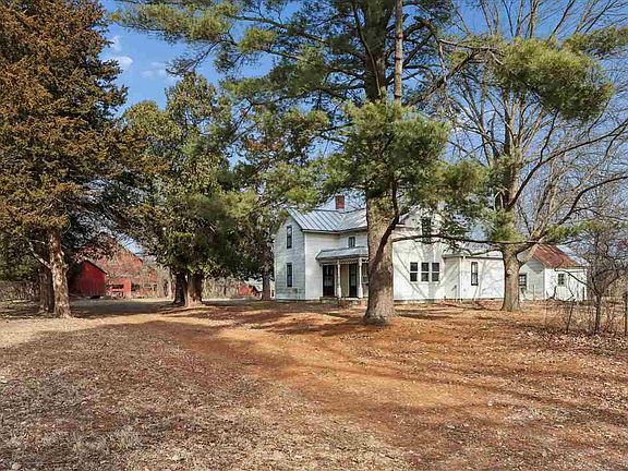 3rd image of 2646 Sugar Bottom Rd NE