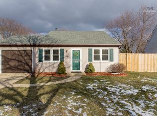 861 Shady Ln, Aurora, IL 60506