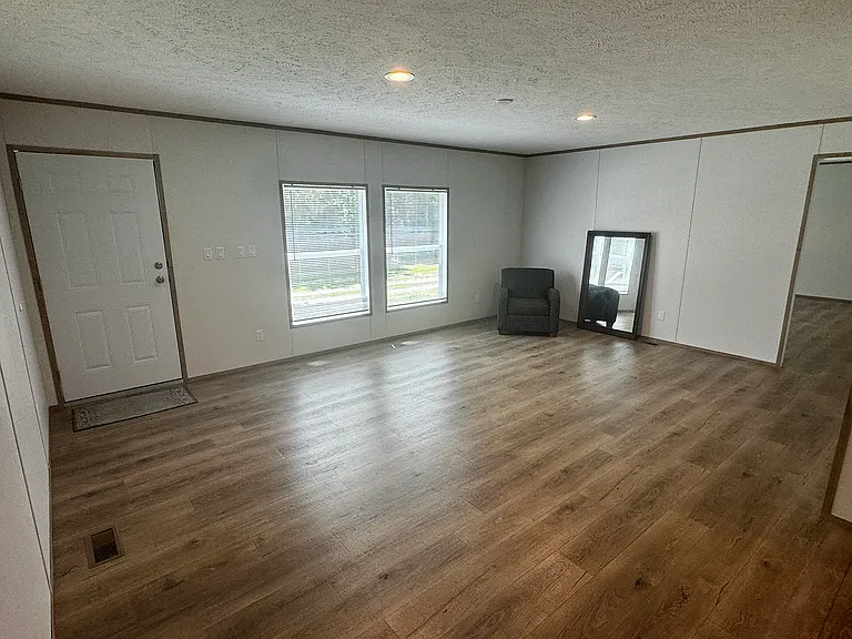 97 Bridgeside Rd — Photo 2
