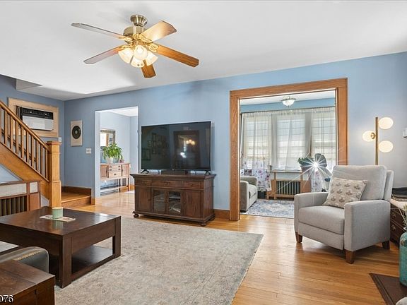 5th image of 79 Franklin Pl