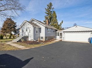 27W054 Ontarioville Rd, Hanover Park, IL 60133