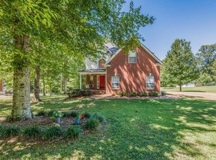 1006 Meeks Cemetery Rd, Burns, TN 37029