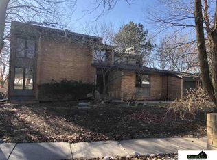 2621 Wimbledon Ct, Lincoln, NE 68506
