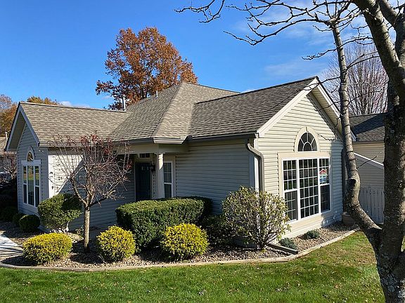 3rd image of 73 Stone Ridge Blvd