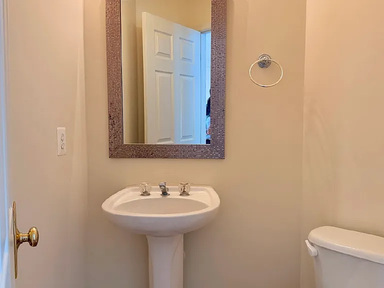 43520 Lucketts Bridge Cir — Photo 12