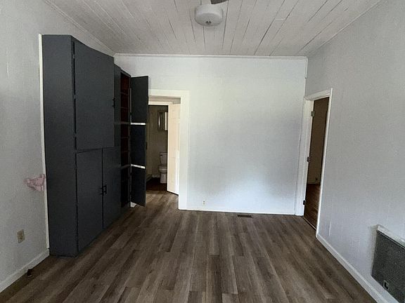 4th image of 161 Elm St