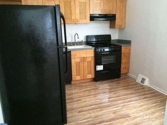 4th image of 739 S 11th St #B