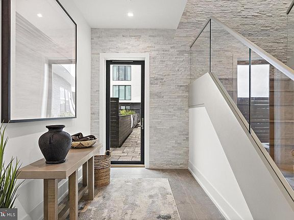 3rd image of 200 Ocean Ave N #19