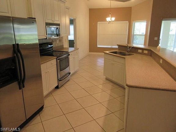 4th image of 2518 SW 31st Ln
