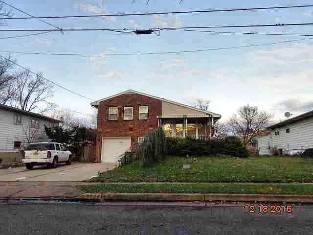 2nd image of 2644 Davies Ave