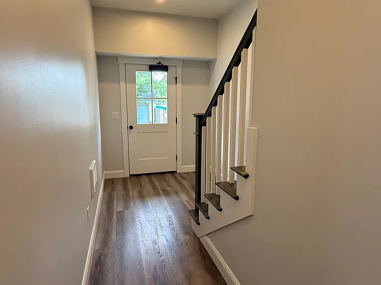 14A Academy St #B — Photo 15