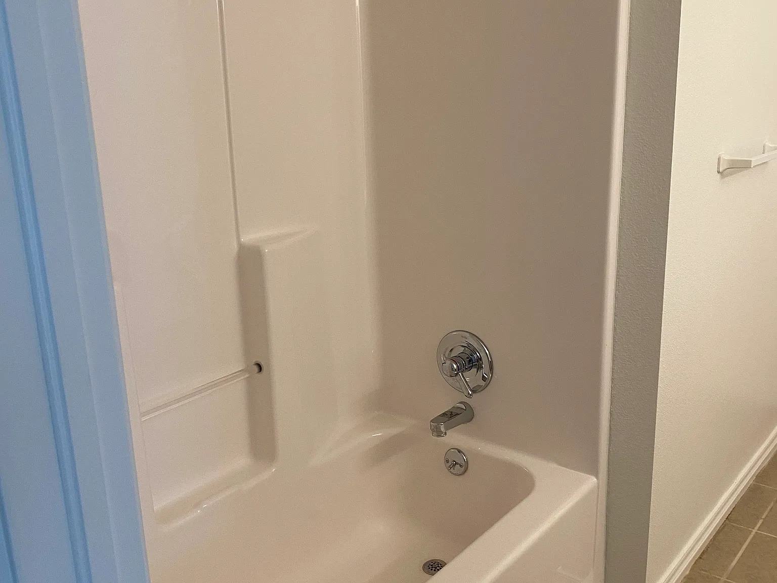 2 bed, 1100 sqft, $1,050 — Photo 3
