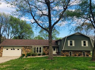 2434 S Camber Ave, Springfield, MO 65809