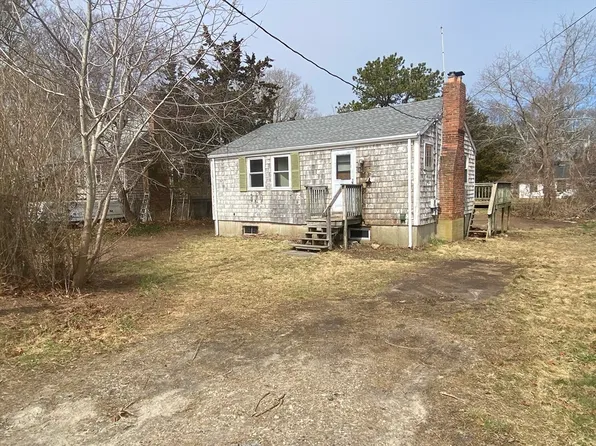32 Pembroke Rd, Plymouth, MA 02360