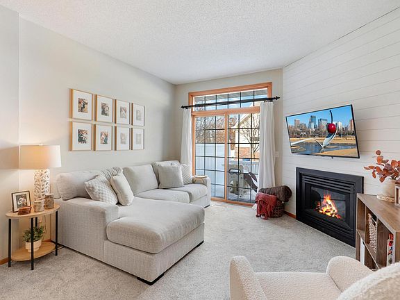 4th image of 2706 Mallard Dr
