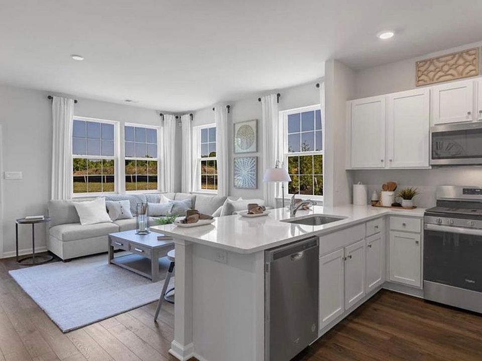 1st image of 368 Mazzeo Dr
