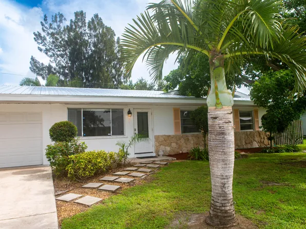 157 SE Soneto Court, Port St Lucie, FL 34983