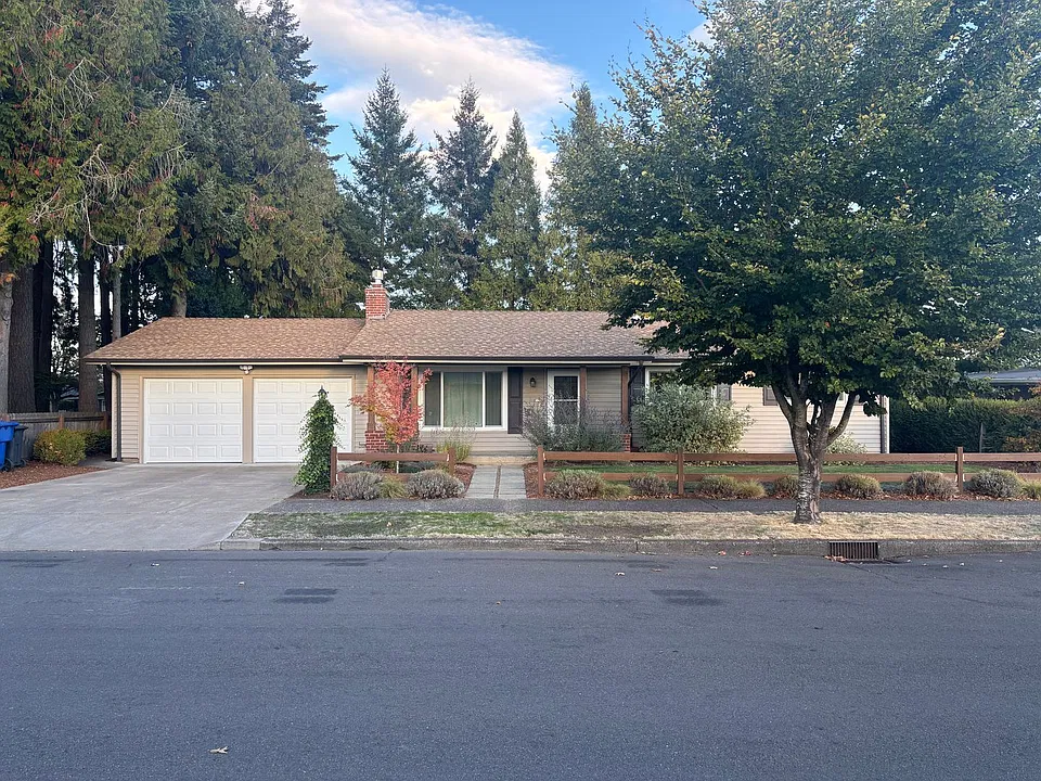 4608 38th Ave NE