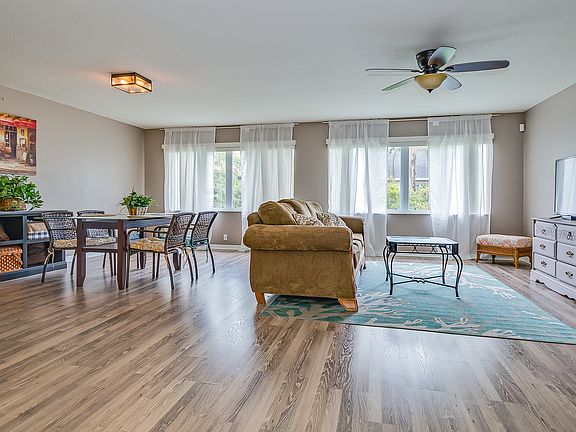 3rd image of 4414 Winding Oaks Cir