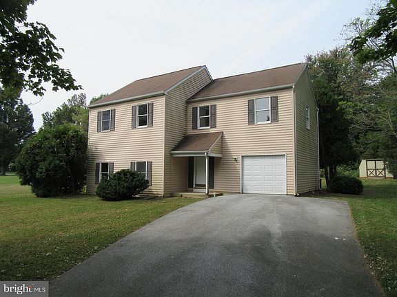 3rd image of 7 Woodbrook Dr
