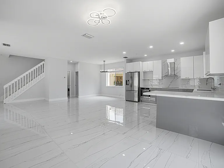 535 Talavera Rd — Photo 6