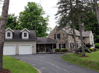 2 Glencrest Blvd, New Hartford, NY 13413