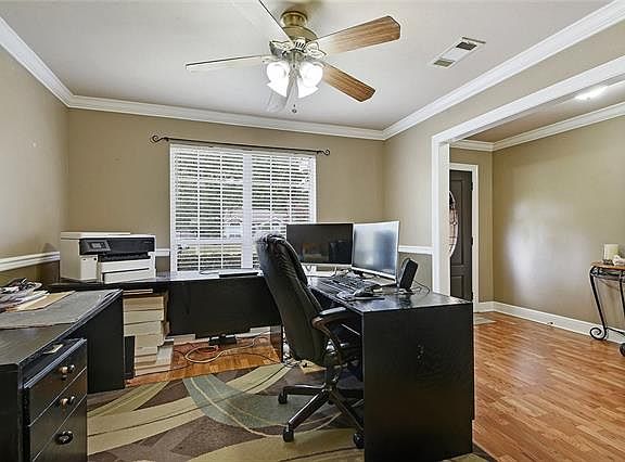2nd image of 713 Navajo Dr