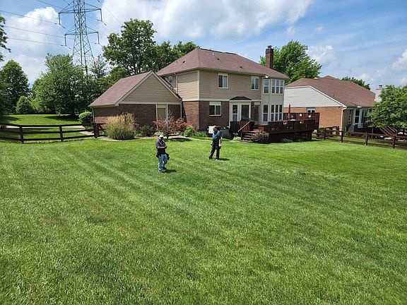 3rd image of 1806 Grovepointe Dr