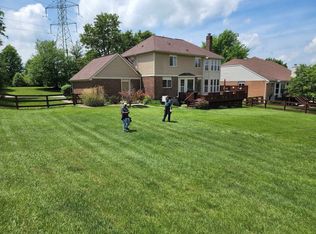 1806 Grovepointe Dr, Florence, KY 41042