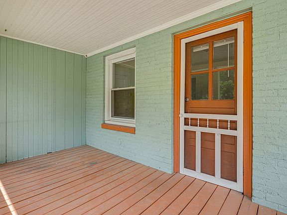 5th image of 301 & 303 Dennis St #303