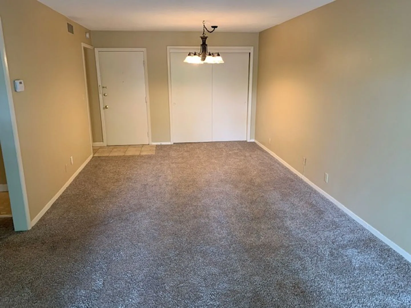 1BD/1BA Condo located in Germantown! — Photo 2